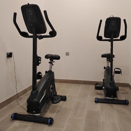 Infinity Juffair Suites Манама Екстериор снимка