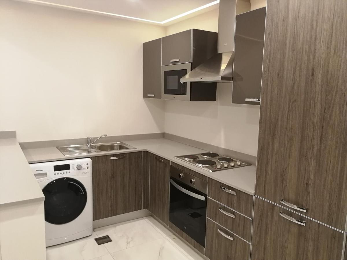 Infinity Juffair Suites Манама Екстериор снимка