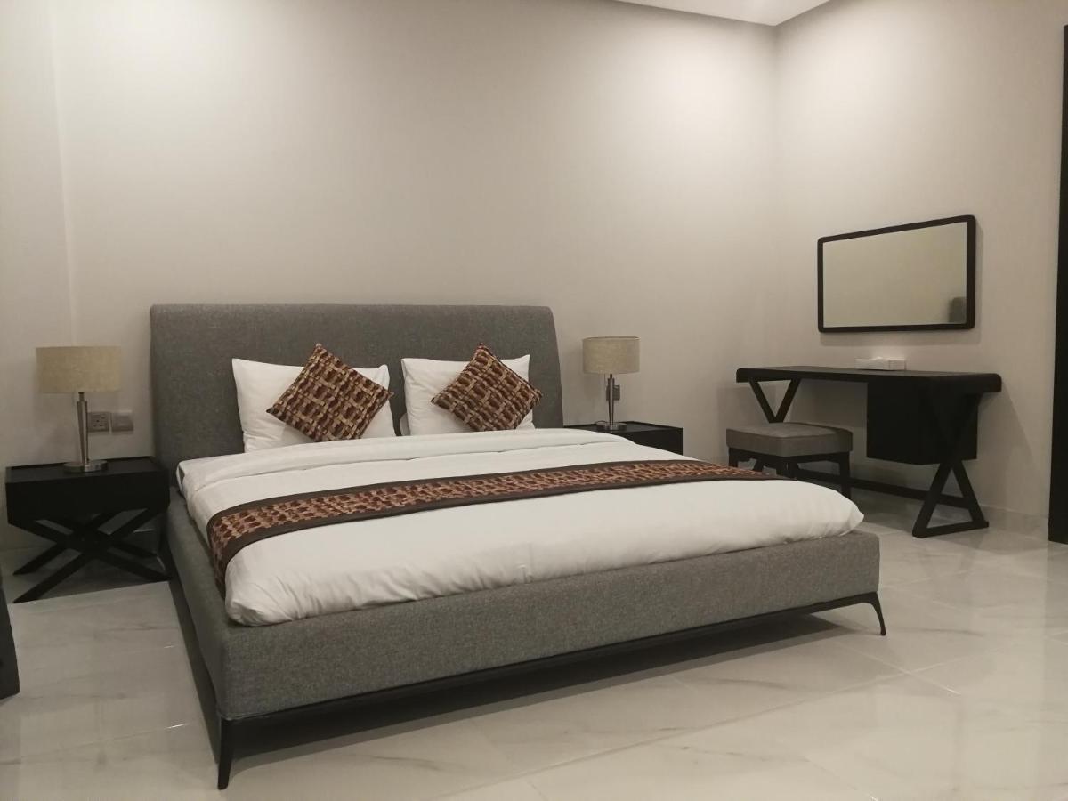 Infinity Juffair Suites Манама Екстериор снимка