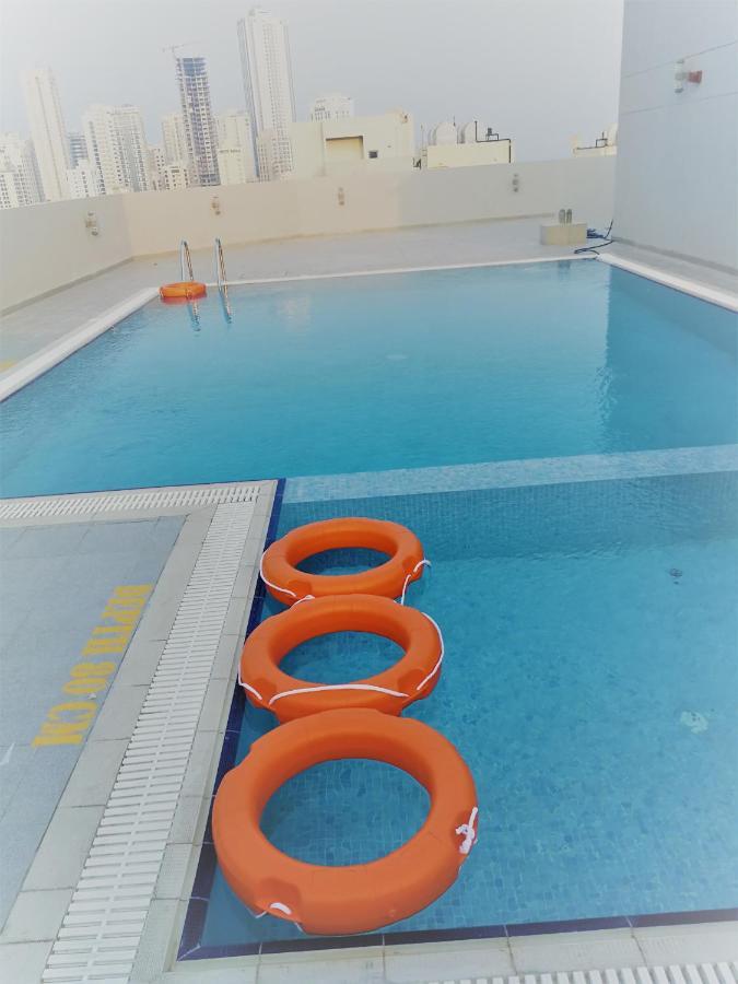 Infinity Juffair Suites Манама Екстериор снимка