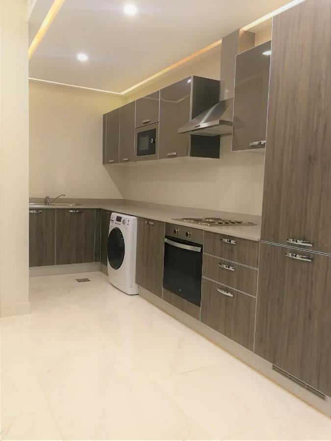 Infinity Juffair Suites Манама Екстериор снимка