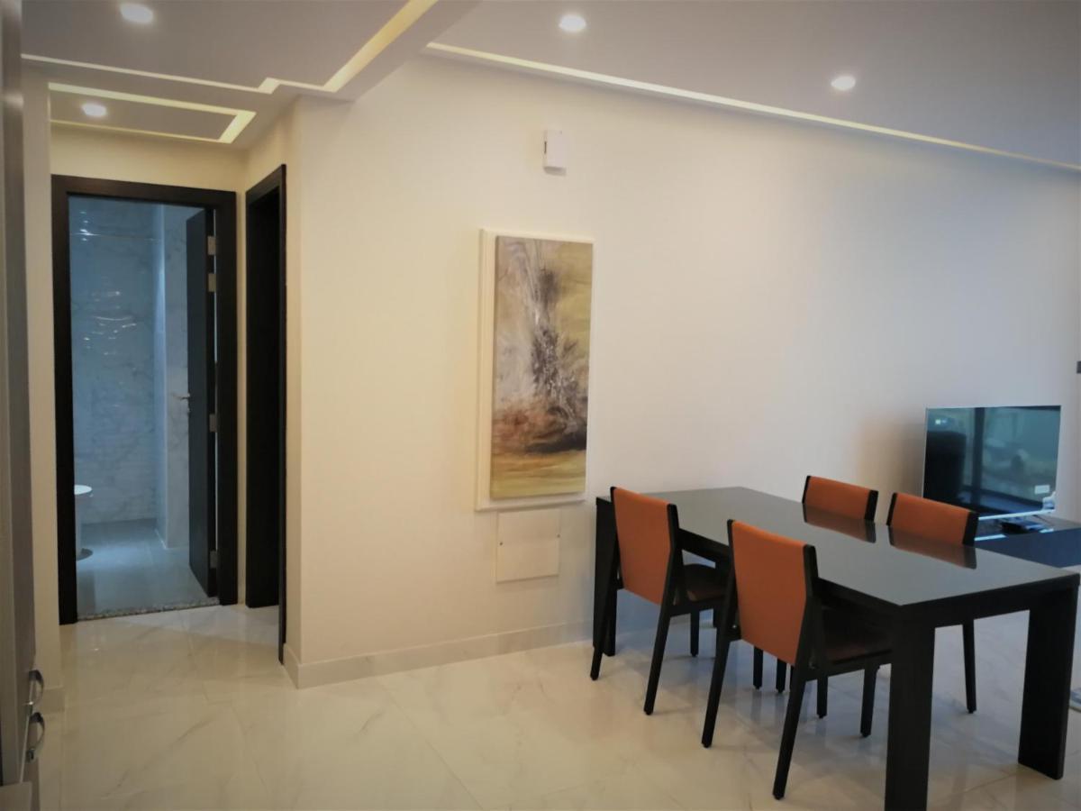 Infinity Juffair Suites Манама Екстериор снимка